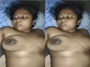 Today Exclusive- Desi Sleeping Wife Nude Video Record By Hubby