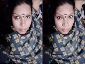 Today Exclusive- Mallu Bhabhi Showing Her Nude Body and Bathing Part 1