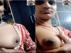 Today Exclusive- Desi Bhabhi Showing Her Boobs To Lover On Video Call