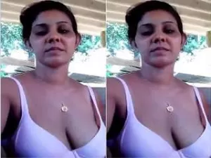 Today Exclusive- Village Girl Showing Her Boobs and Pussy