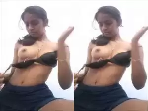 Today Exclusive- Cute Lankan Girl Shows Boobs