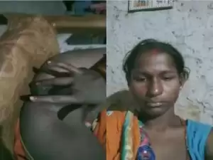 Today Exclusive- Village Wife Record her Fingering Video For Hubby