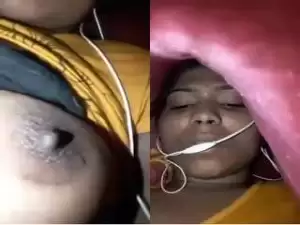 Today Exclusive- Bangla Girl Showing Her Boobs and Pussy On Vide Call