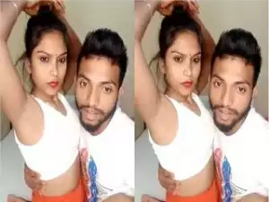 Today Exclusive-  Sexy Desi Bhabhi Blowjob