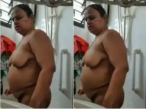 Today Exclusive- Desi BBW Bhabhi Bathing Part 3
