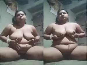 Today Exclusive- Horny Boudi Shows Her Boobs and Pussy
