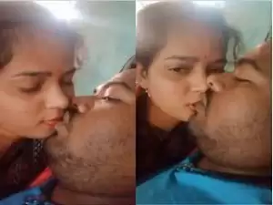 Today Exclusive- Desi Couple Kissing