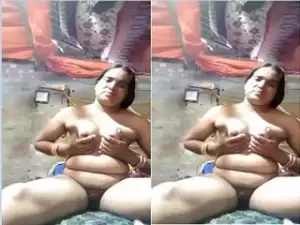 Today Exclusive- Sexy Bhabhi Shows Her Boobs and Pussy