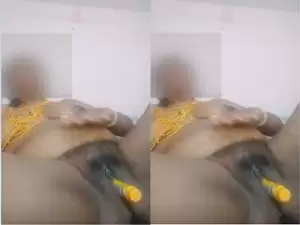 Today Exclusive- Horny Desi Bhabhi Masturbating
