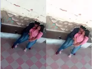Exclusive- Desi park Romance 1