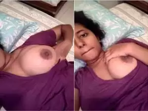 Today Exclusive- Lankan Girl Shows Boobs