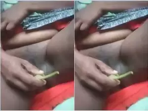Today Exclusive- Horny Desi Bhabhi Masturbating