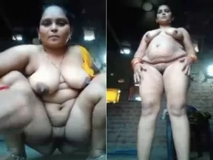 Today Exclusive – Village Bhabhi Shows Her Boobs and Pussy Part 2