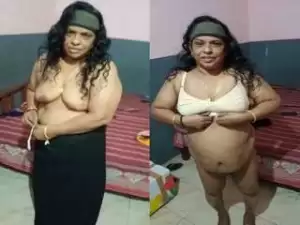 Today Exclusive –Desi Aunty Shows Her Boobs and Pussy To Lover