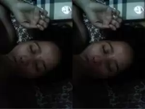 Today Exclusive – Desi Bhabhi Blowjob