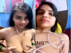 Today Exclusive – Sexy Desi Bhabhi Shows her Boobs