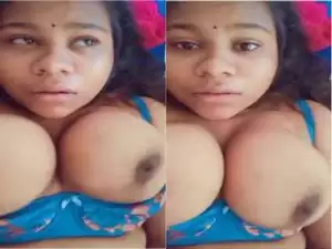 Today Exclusive – Cute Desi Girl Shows her Big Boobs