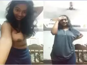 Today Exclusive – Cute Desi Girl Shows Boobs