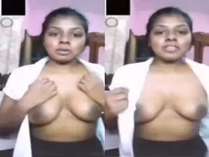 Today Exclusive – Cute Lankan Girl Showing Her Boobs