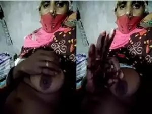Today Exclusive – Paid Bhabhi Shows Boobs