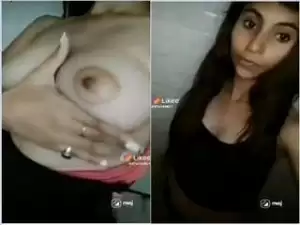 Today Exclusive – Cute Indian Girl Shows her Boobs