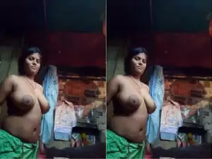Today Exclusive – Sexy Boudi Showing Her Big Boobs