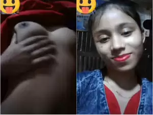 Today Exclusive –Cute Bangla Girl Showing Her Boobs