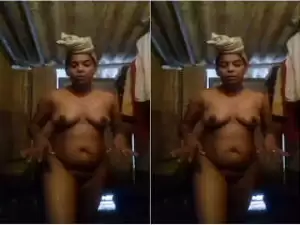 Today Exclusive – Mallu Bhabhi Shows Her Boobs