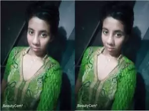 Today Exclusive – Cute Bangla Girl Shows her Boobs