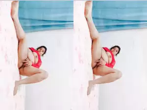 Today Exclusive – Paki Wife Shows Boobs and Masturbating Part 1