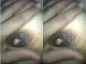 Today Exclusive – Desi Wife Boobs pressing By Hubby
