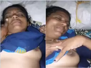 Today Exclusive –  Bhabhi Boobs and Pussy Video Record By Dewar