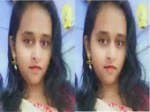 Today Exclusive –  Cute Tamil Girl Shows her Boobs And Pussy