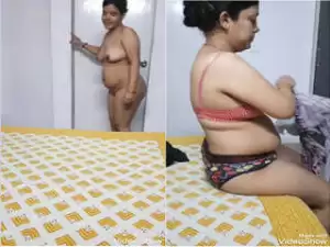 Today Exclusive –  Most Demanded Sexy Priya Bhabhi Wearing Cloths Video Record By Hubby