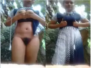 Today Exclusive – Sexy Desi Girl Shows her Boobs and Pussy