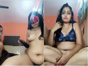 Today Exclusive – Sexy Desi Bhabhi Shows her Boobs and Enjoy With Hubby in  Shower Part 1