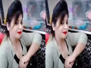 Today Exclusive – Desi Cheating Wife Wearing Cloths