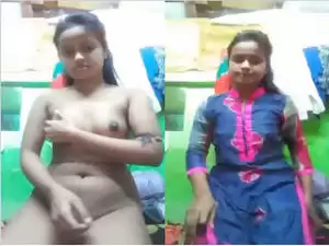 Today Exclusive – Sexy Desi Girl Strip her Cloths  Shows Boobs and pussy