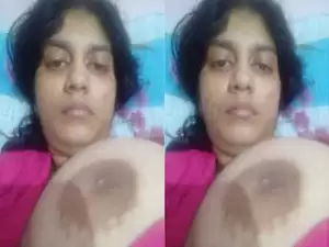 Today Exclusive – Desi Girl Nitu Shows Big Boobs