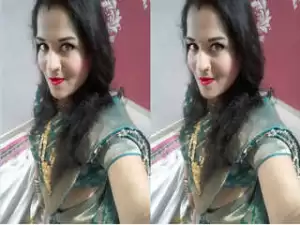 Today Exclusive – Desi Bhabhi Shows her Boobs and Pussy Part 3