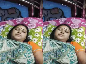 Today Exclusive – Most Demanded Jyotsna Boudi Bathing and Fingering Shows to Lover On Video Call Part 4