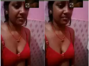 Today Exclusive – Bhabhi Showing Boobs And Pussy On VC Part1