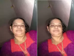 Today Exclusive – Horny Desi Bhabhi Fingering