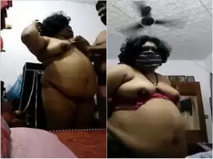 Today Exclusive –Desi Cpl Blowjob and Romance Part 1
