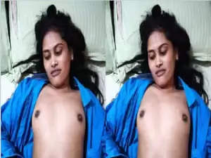 Today Exclusive – Desi Village Girl Shows her Boobs and Pussy On Vc