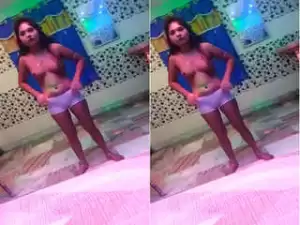 Today Exclusive – Sexy Indian Girl Strip Nude Dance