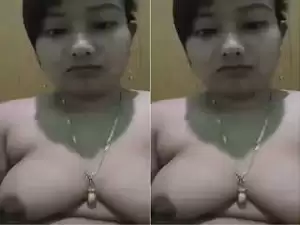 Today Exclusive – Horny Assame Bhabi Fingering