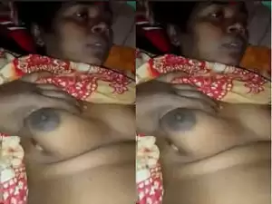 Today Exclusive – Desi Village Bhabhi Boobs Pressing By Hubby