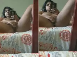 Today Exclusive – Horny Indian Girl Show’s Her Boobs and Pussy