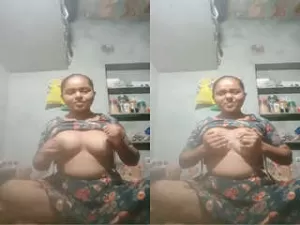 Today Exclusive – Cute Desi Village Girl Shows Her Boobs and Pussy Part 1